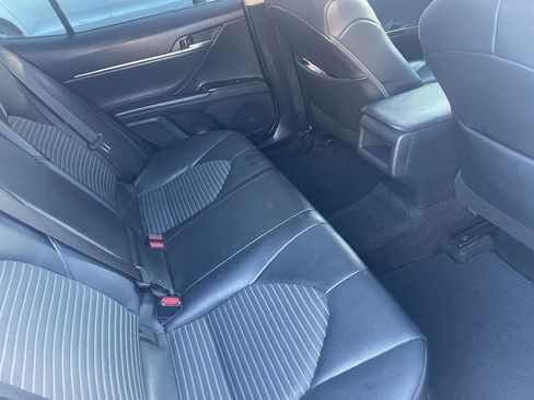 Used 2021 Toyota Camry SE image 8