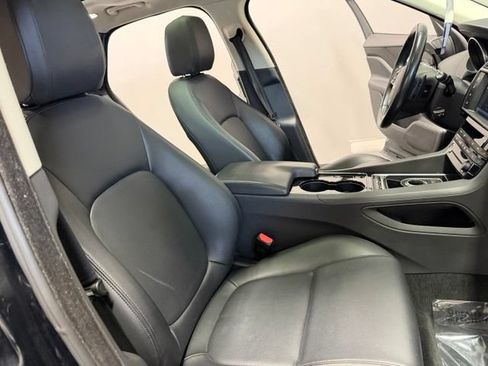 Used 2017 Jaguar F-PACE AWD/4WD image 25