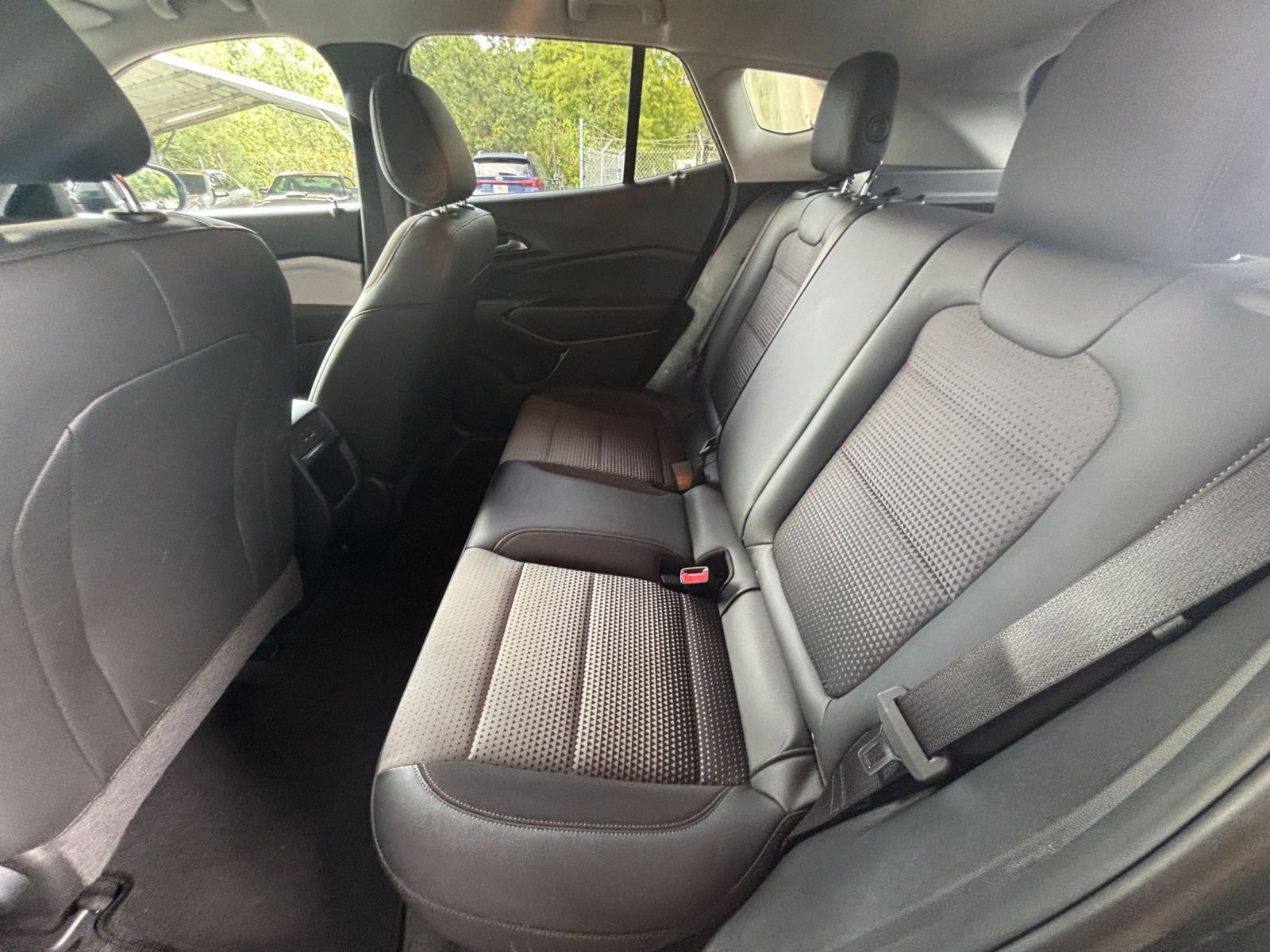 Used 2025 Chevrolet Trax LT FWD image 24