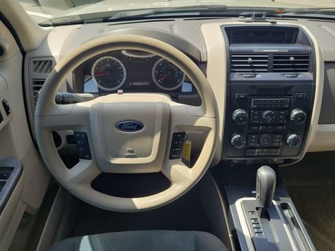 Used 2011 Ford Escape XLS w/ 101A Rapid Spec Order Code AWD/4WD image 15
