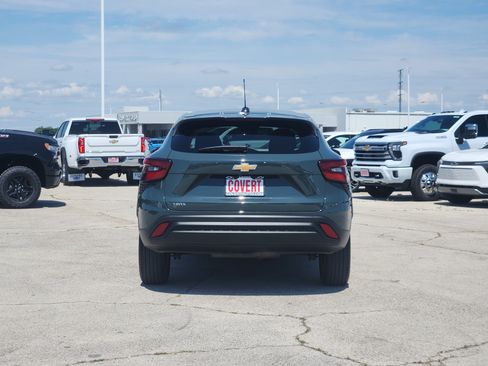 Used 2025 Chevrolet Trax LS FWD image 6