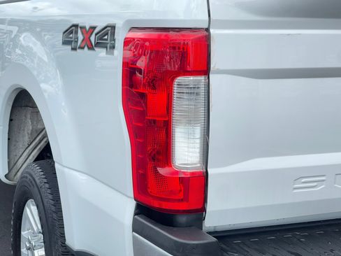 Used 2017 Ford F250 XLT AWD/4WD image 28