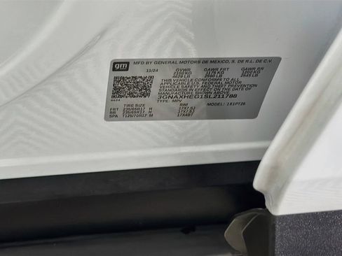 Used 2025 Chevrolet Equinox LT w/ Convenience Package II FWD image 35