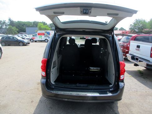 Used 2016 Dodge Grand Caravan American Value Package w/ UConnect Hands-Free Group image 8