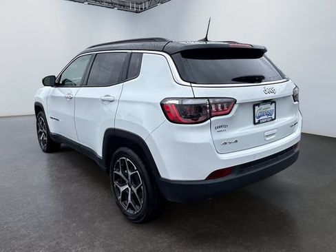 Used 2025 Jeep Compass Limited AWD/4WD image 3