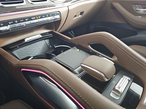 Used 2025 Mercedes-Benz GLS 450 4MATIC image 33