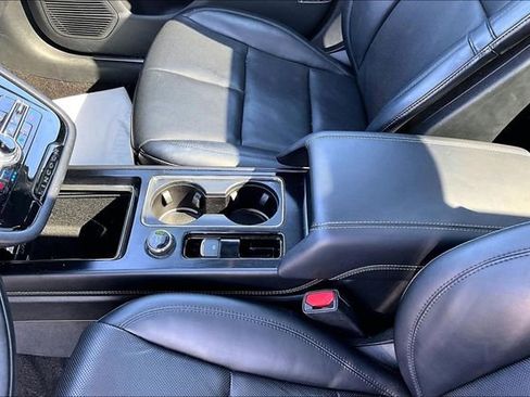 Used 2022 Lincoln Corsair Standard w/ Premium Package image 18