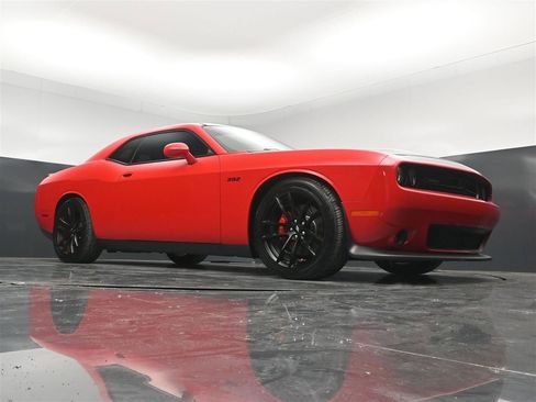 Used 2019 Dodge Challenger R/T Scat Pack w/ T/A Package RWD image 29
