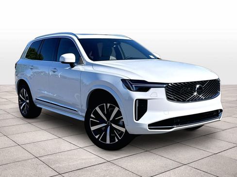 New 2026 Volvo XC90 B5 Core AWD/4WD image 2