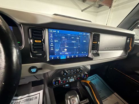 Used 2022 Ford Bronco Badlands AWD/4WD image 18