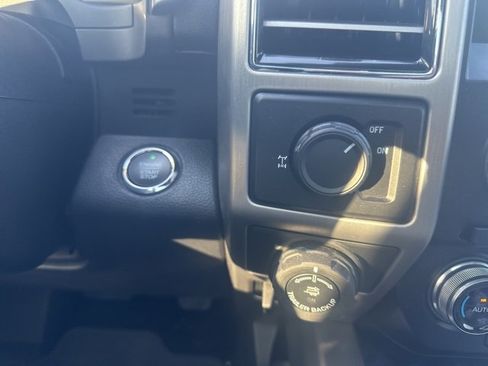 Used 2018 Ford F150 Platinum w/ Equipment Group 701A Luxury image 18