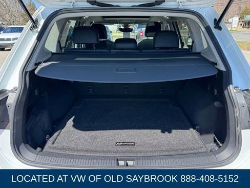 Used 2022 Volkswagen Tiguan SE w/ Panoramic Sunroof Package AWD/4WD image 18