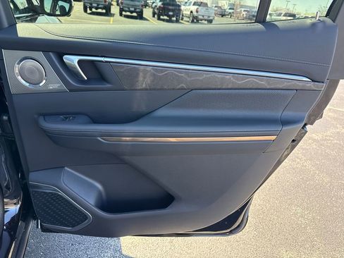 New 2026 Buick Enclave Avenir image 38