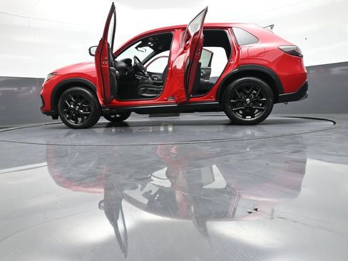 Certified 2024 Honda HR-V Sport image 47