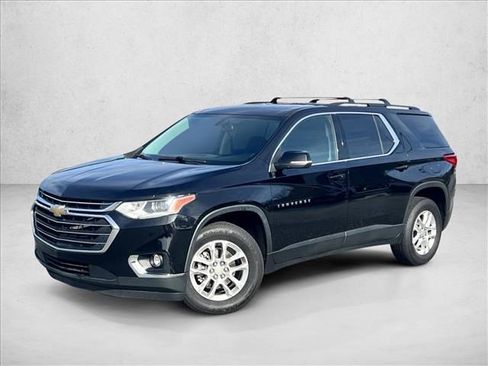 Used 2021 Chevrolet Traverse LT image 1