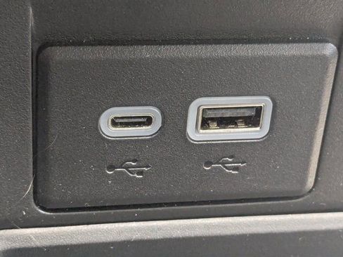 Used 2024 GMC Yukon Denali RWD image 23
