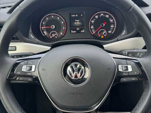 Used 2022 Volkswagen Passat 2.0T SE image 12