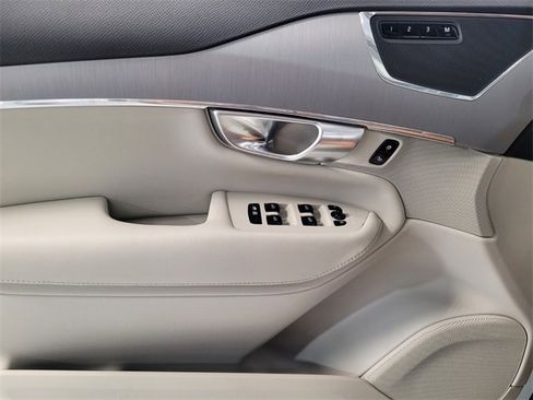 Certified 2024 Volvo XC90 B5 Core image 42