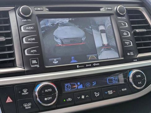 Used 2018 Toyota Highlander Limited Platinum AWD/4WD image 7