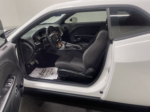 Used 2019 Dodge Challenger R/T image 9