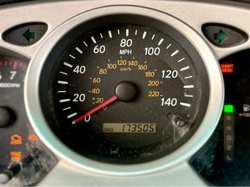 Used 2004 Toyota Highlander 2WD image 10