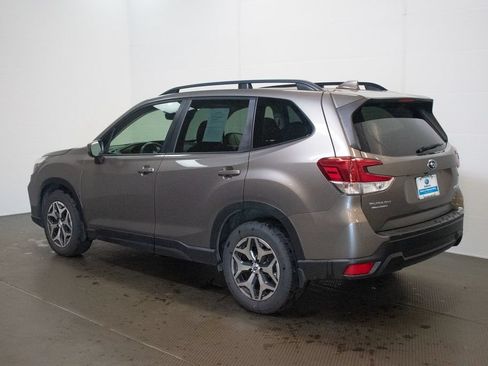 Used 2020 Subaru Forester Premium AWD/4WD image 6