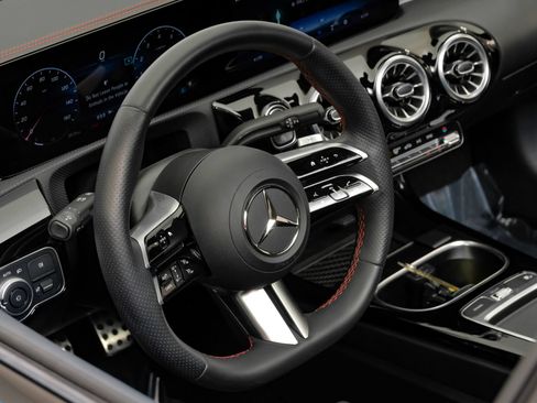 Used 2025 Mercedes-Benz CLA 250 w/ AMG Night Package image 20