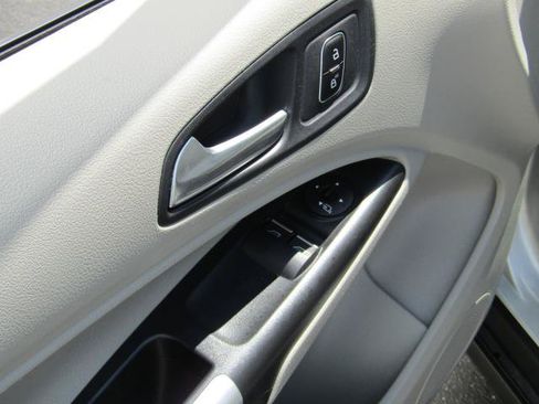 Used 2023 Ford Transit Connect XLT FWD image 19