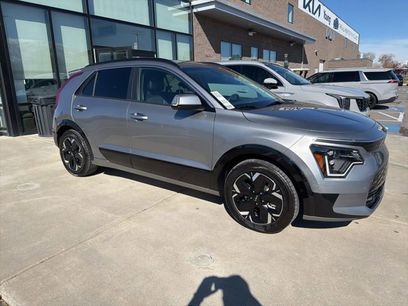 Certified 2023 Kia Niro Wave w/ Wave Preserve Package