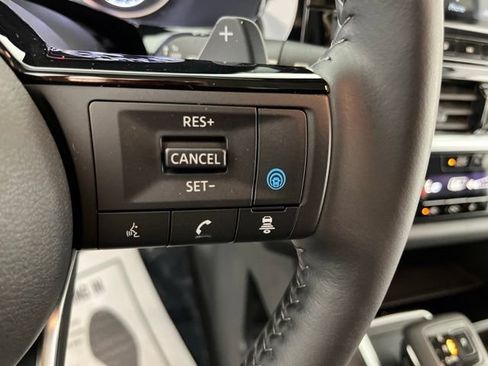 Used 2025 Nissan Pathfinder SL w/ SL Premium Package FWD image 23
