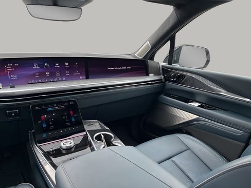 Certified 2025 Cadillac Escalade IQ Luxury 2 w/ LPO, Premium Carpet Package image 19