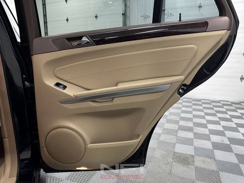 Used 2011 Mercedes-Benz ML 350 4MATIC image 40