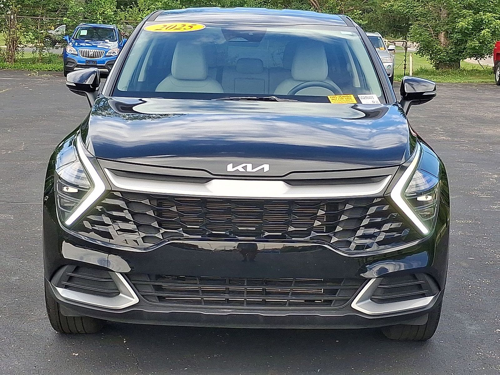 Used 2025 Kia Sportage EX FWD image 29