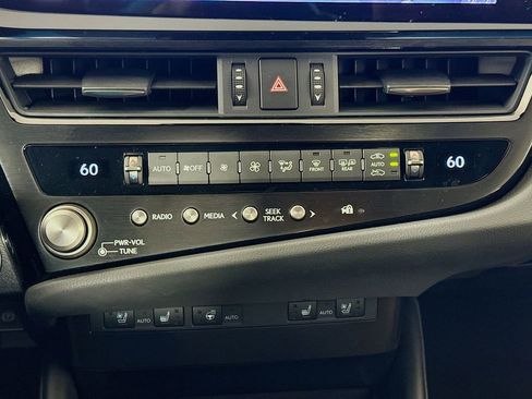 Certified 2025 Lexus ES 350 w/ Premium Package FWD image 16