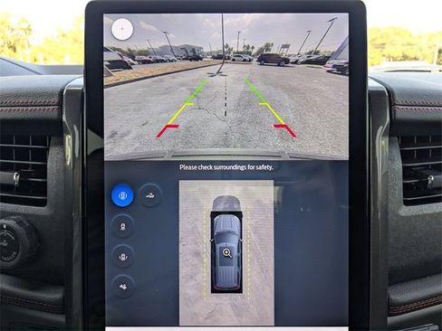 Used 2024 Ford Expedition Limited image 24