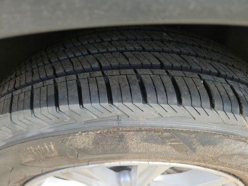 Used 2025 Honda CR-V EX-L image 26