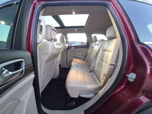 Used 2018 Jeep Grand Cherokee Limited w/ Luxury Group II image 11