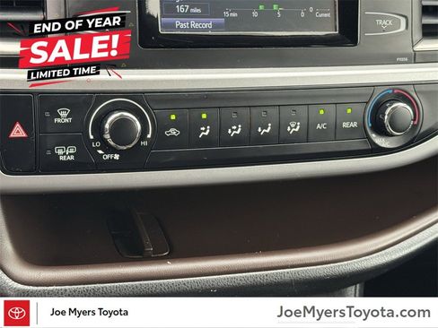 Used 2017 Toyota Highlander LE image 15