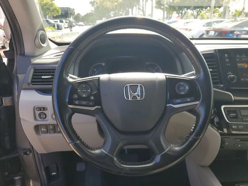 Used 2019 Honda Pilot Touring image 18