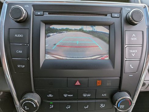 Used 2015 Toyota Camry LE FWD image 18