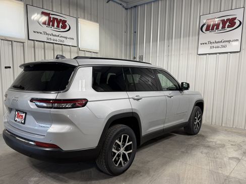 New 2025 Jeep Grand Cherokee L Limited image 3