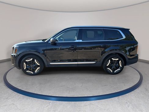 Used 2024 Kia Telluride EX w/ EX Captain's Chair Package FWD image 8