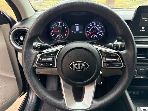 Used 2021 Kia Forte LXS image 19