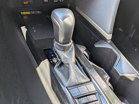 Used 2025 Toyota Camry SE FWD image 21
