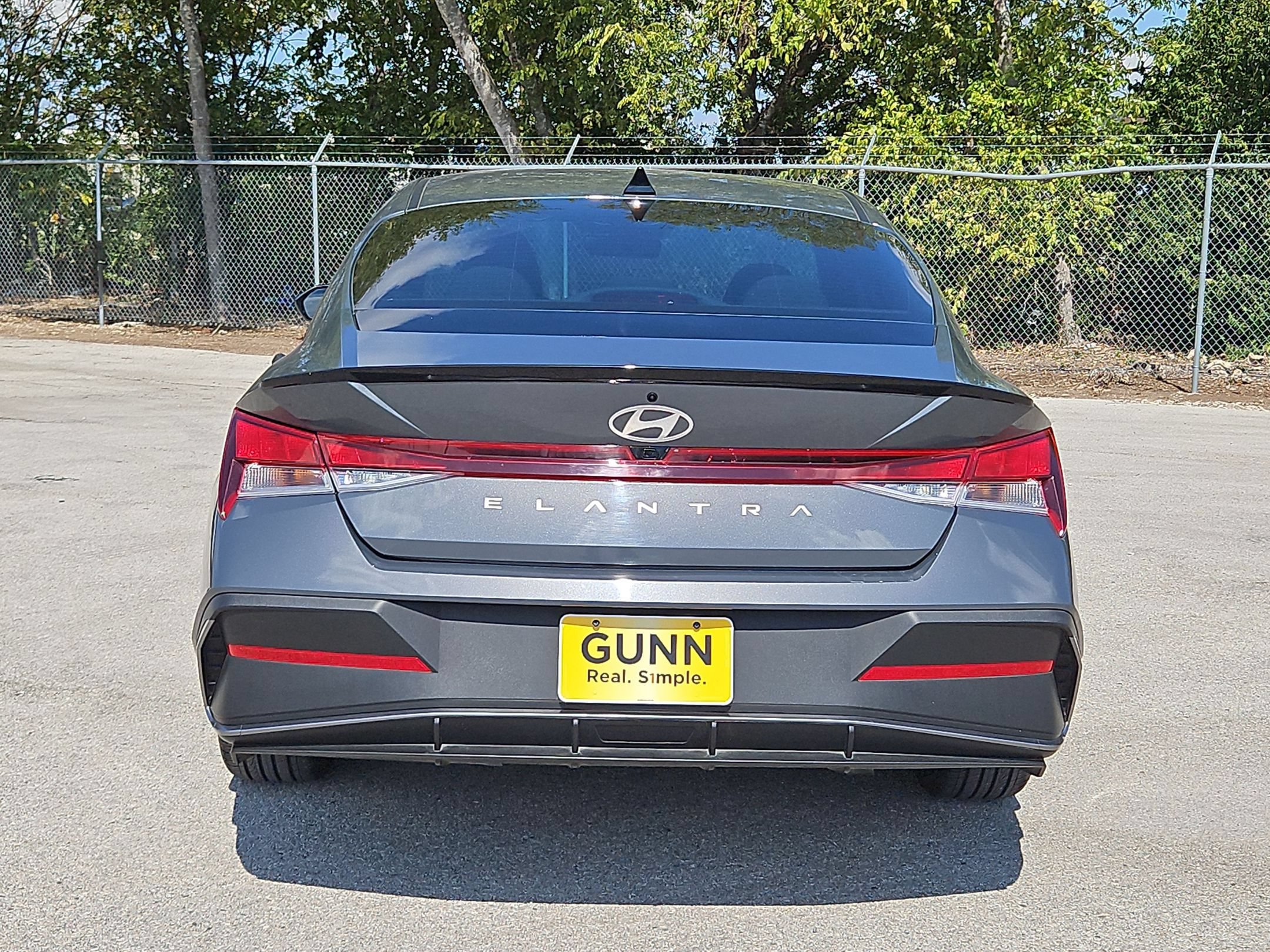 Used 2025 Hyundai Elantra Sport FWD image 4