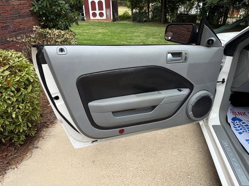 Used 2009 Ford Mustang GT image 44