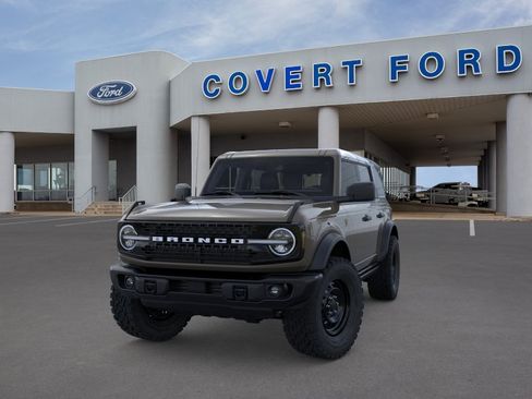 New 2026 Ford Bronco Badlands w/ Black Appearance Package AWD/4WD image 2