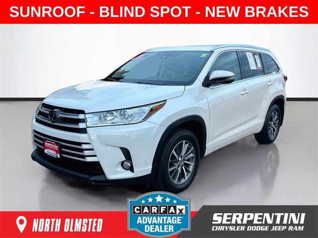 Used 2017 Toyota Highlander XLE AWD/4WD image 1