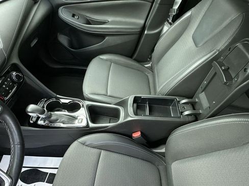 Certified 2023 Buick Encore GX Preferred w/ Cold Weather Comfort Package AWD/4WD image 28