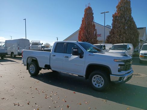 New 2026 Chevrolet Silverado 3500 W/T image 9